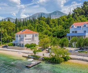 Three-Bedroom Apartment in Slano Slano Croatia