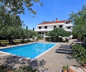 Apartments with a swimming pool Novalja (Pag) - 213 Novaglia Croatia