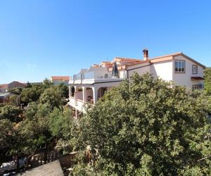 Apartments and rooms with parking space Mandre (Pag) - 6309 Kolan Croatia