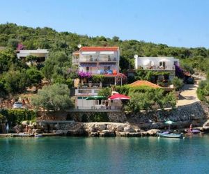 Apartments by the sea Cove Zarace (Gdinj) (Hvar) - 4598 Gdinj Croatia