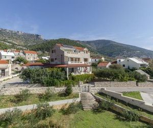 Apartments and Rooms LEA Bol Croatia