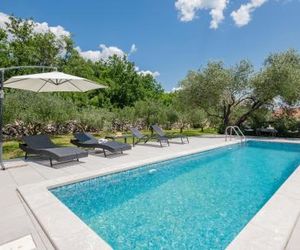 Three-Bedroom Holiday Home in Vinjani Donji Imoschi Croatia