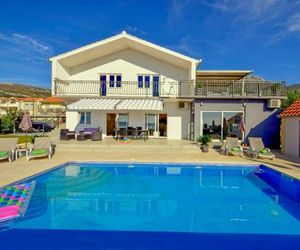 Holiday Home Aurora Kastel Stari Croatia