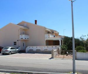 Apartments with a parking space Kustici (Pag) - 6287 Kustici Croatia