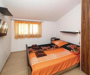 Three-Bedroom Apartment in Kastel Kambelovac Ka?tela Croatia