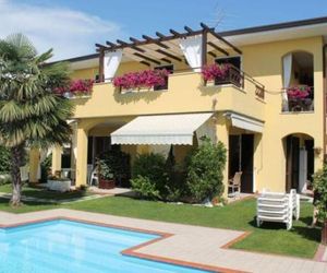 Lovely apartment in a comfortable residence near lake Garda Lazise Italy