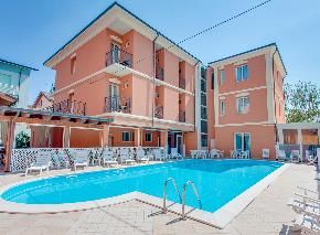 NearBy Hotel
