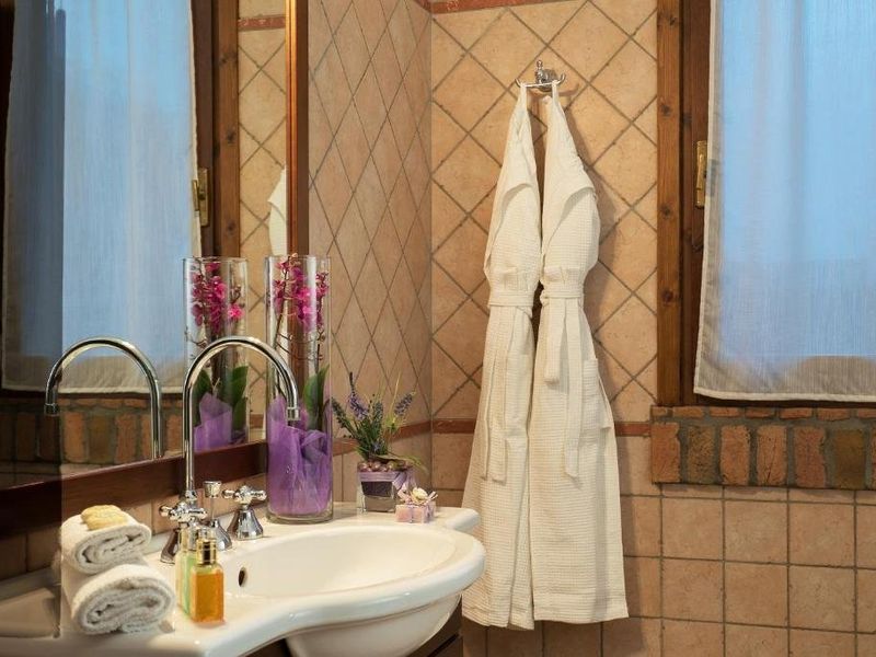 Hotel Photo 11