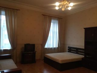 Avrora 3BR Apartment