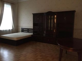 Avrora 3BR Apartment