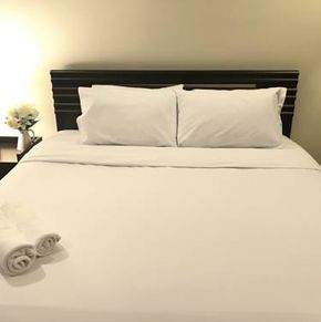 NearBy Hotel