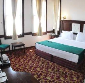 NearBy Hotel