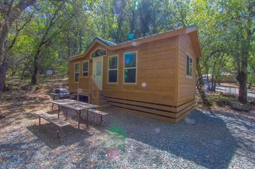 Photo of Oakzanita Springs Camping Resort Cottage 3