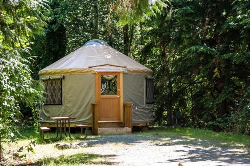 Photo of Mount Vernon Camping Resort 16 ft. Yurt 6