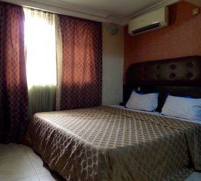 NearBy Hotel