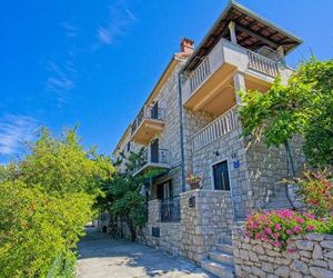 Apartments Neppa Postira Croatia