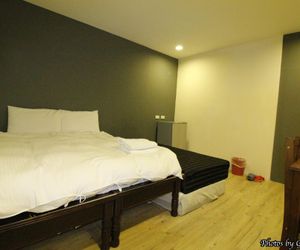 Fengjia Happy Play Hostel Standard Double Room9 Taichung City Taiwan