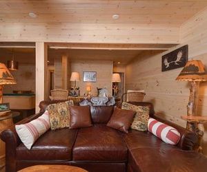 Big Log Lodge Four-Bedroom Holiday Home McHenry United States