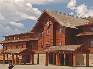 Hotel pic Old Faithful Snow Lodge & Cabins