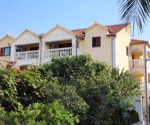 Apartments with a parking space Supetar (Brac) - 5663 Supetar Croatia