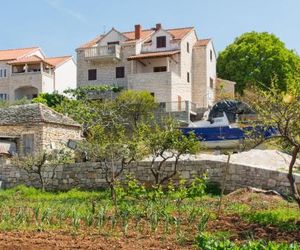 Apartment Postira 3065a Postira Croatia