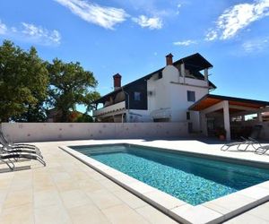 Family friendly apartments with a swimming pool Paolija (Novigrad) - 2541 Novigrad Croatia