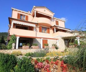 Apartments with a parking space Cres - 7985 Cerzo Croatia