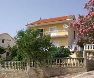 Apartments by the sea Grebastica (Sibenik) - 9686 Grebastica Croatia