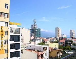 RedDoorz near My Khe Beach 3 Da Nang Vietnam