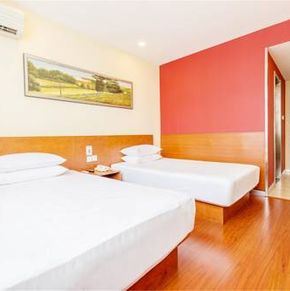 NearBy Hotel