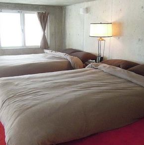 NearBy Hotel