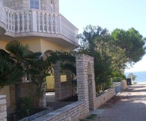 Apartments Nikola Vir Croatia