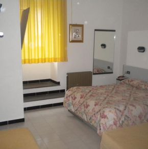 NearBy Hotel