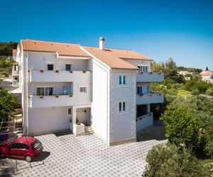 Apartments Lana Supetar Croatia