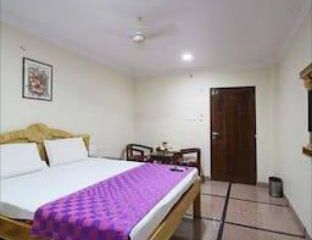 Hotel pic Hotel Adithya Central