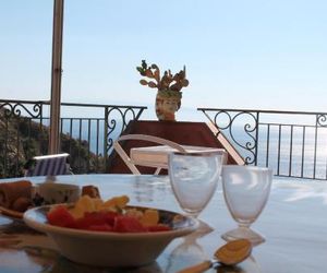 Casa Turi e Ninì Taormina Italy