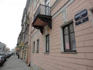 ул-Миллионная-15, самый центр СПб, метро "Невский проспект" или "Адмиралтейская", 200 метров до Дворцовой площади и Эрмитажа, ПОТРЯСАЮЩИЙ вид из окна на Неву и Петропавловскую крепость