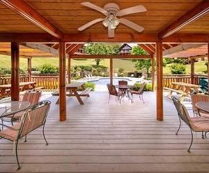 A Mountain Paradise 2 Bedroom Home with Hot Tub Sevierville United States