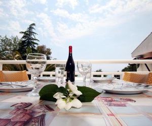Kiriakos Apartments Nea Peramos Greece