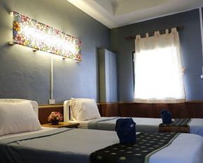 NearBy Hotel