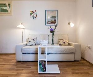 Apartment Pjaca Postira Croatia