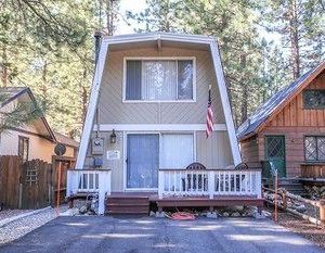 A Humble Hilltop Hideaway Big Bear City United States