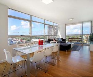 Moore to See - Modern and Spacious 3BR Zetland Apartment with Views over Moore Park Waterloo Australia