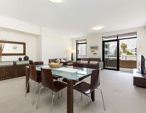 Executive Spacious Inner City Apartment Perth Australia