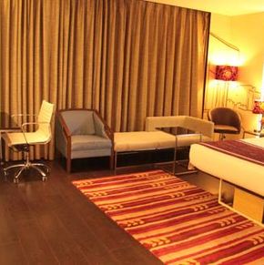 NearBy Hotel