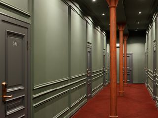 Станция S13 (Station Hotel S13)