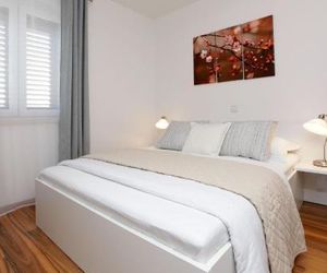 Apartments Lena Bol Croatia