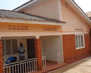 Yahoo Guesthouse Buwama Uganda