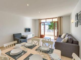Bagari Apartments Camp de Mar – Pool & Restaurant