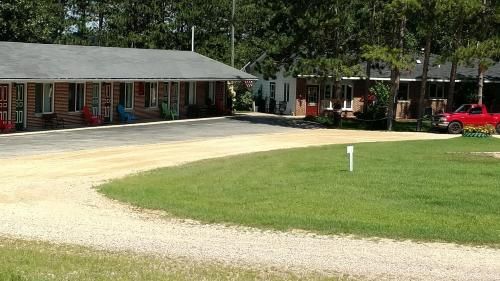 Photo of Crossroads Motel & Cabins